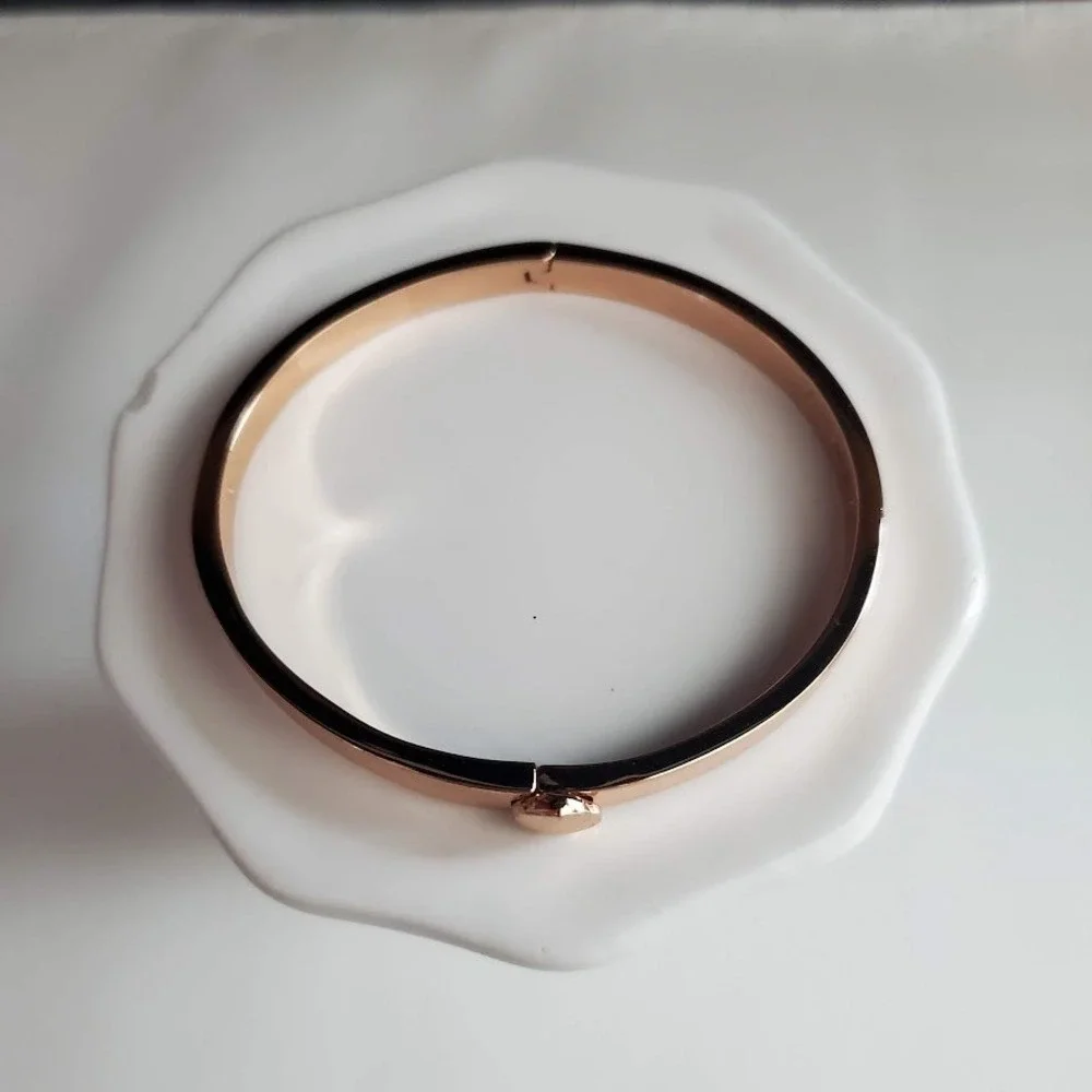 Kate Spade Heritage Spade Rose Gold Tone Hinged Bangle Bracelet Logo - Picture 7 of 8